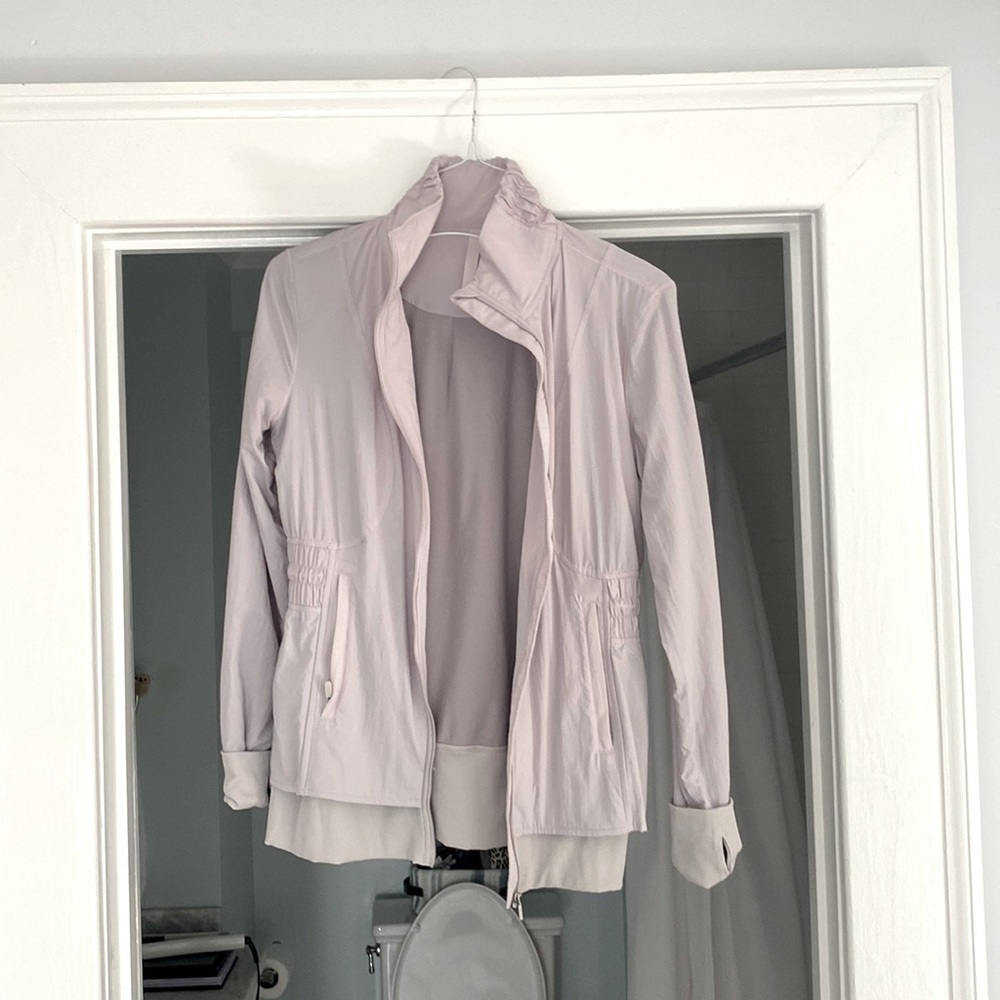 Lululemon size 8 tan/gray jacket!